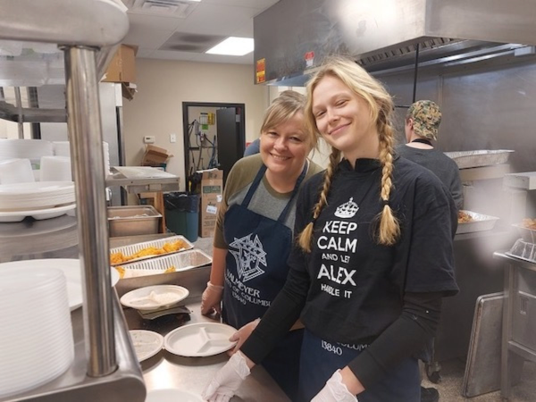 eena and Clara Reichmann during the dinner rush